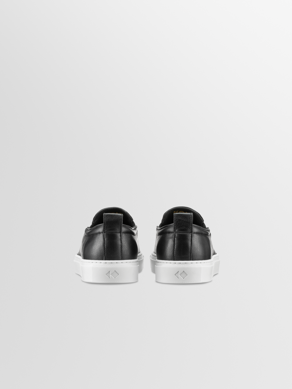 Garda Leather Sneaker in Onyx