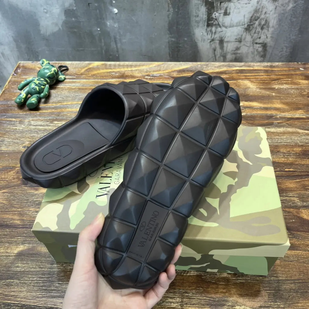 Valentino Garavani Diamond Quilted Black Slides